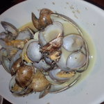 イタリアンバル UOKIN 新橋店 - 貝の黒胡椒蒸し(ちょっと食べたあと)