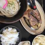 釜焼鳥本舗おやひなや - 肉とうどんの定食