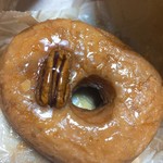 グッド タウン ドーナツ - シーソルトキャラメルドーナツ  400円ちょっと

ずっと、持ち歩いていたので少し溶けてしまいました。