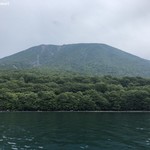 トンカツ 浅井 - 中禅寺湖と男体山