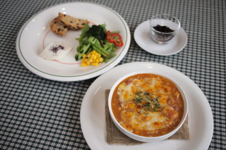 Kafe Ando Be-Kari Genraku - ランチ一番人気「トマトのパングラタン」　自家製天然酵母パン使用