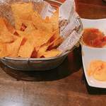 TACOS&NACHOS BAR MEXIGAN - 