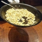 傳 - (2018年8月　訪問)メキシコ料理：エスカモーレ。ガーリックの風味が立つ良い香りがします～。