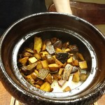 傳 - (2018年8月　訪問)今回の食事は色々天然きのこご飯。すっごく香り良い～。