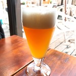 高円寺麦酒工房 - 【2018年08月】塩レモンエール＠580円(M)、提供時。