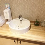 金沢和食 みんなのまなぶ - トイレの手洗い付近