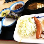 松屋 - ソーセージエッグ定食 牛皿 400円