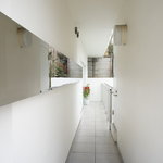 フロリレージュ - この細い通路の奥に入り口があります♪