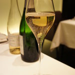 フロリレージュ - シャンパーニュでぶどうジュースを割ったカクテル。