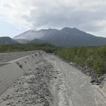 Kagoshima Ra-Men Tontoro - 桜島の裏側は荒々しい