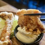 Umakaraage To Izakameshi Miraizaka - 清流若どりモモ一本グローブ揚げ 999円(税抜)