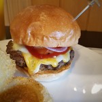 ダグズ・バーガー - ノーベジ(ノーベジダブル)チーズバーガーにLAVA(溶岩)チーズ