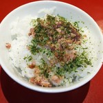 ラーメン 厚木家 - ライス(チャーシューまぶし)。￥150 毎回思うけどもうちょっちチャーシュー増やしてくれたらニャ(ФωФ)