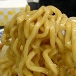 東葛マルカク - 縮れ極太麺