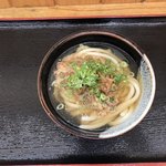 Menzoku - 肉うどん小、冷（400円）
