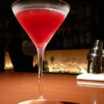 BAR Too - 大江戸線のラインカラーをイメージし、テキーラとカシスのカクテル