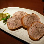 BAR Too - 定番のリエット。餃子を食べたいときにぴったりの味で、ひそかに気に入っている