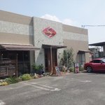 CAFE Suginoki - お店、駐車場広め