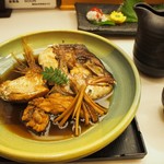 太郎坊寿し - 鯛アラ炊き ＆ 冷酒（高砂 純米）