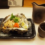 太郎坊寿し - 岩牡蠣 ＆ 冷酒（南部美人 純米大吟醸）