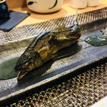 Tsuta No - 鮎の素焼き
                        頭は食べませんでしたが
                        ほぼ丸ごとペロリ