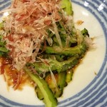 三乃吉 - こちらも単品で注文したゴーヤ酢。心地よい苦味です。ちゃんと一度炙り苦味を抜いてほどよくなってますよ。夏に食べずにいつ食べるといった旨さ。