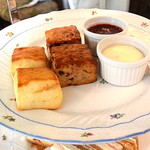 デザートカフェ長楽館 - スコーン