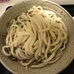 うぶしな - 冷やぶっかけ小
                                うどんを混ぜた後です。