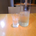 うさぎや - 冷たいそば茶はポットでサービス