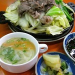 關白 - 牛半バラ定食850円