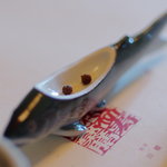 川柳 - 鮎（あゆ）肝（きも）うるか丸藥風（ぐわんやくふう）川貝母（せんばいも）添へ