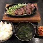 青空食堂 - ステーキ定食 シングル＝１２００円