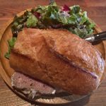GRAMERCY TABLE - 田舎風お肉のテリーヌのオープンサンドウィッチ