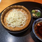食事処みしま - 締めの五島うどん、冷たいのも十分ありです