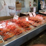 日本海鮮魚センター - 蟹も沢山売ってたよ