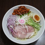 中華そば 味万 - 冷や～し胡麻そば　辛鶏そぼろ添え