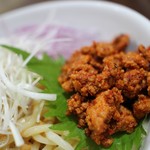 中華そば 味万 - 冷や～し胡麻そば　辛鶏そぼろ添え