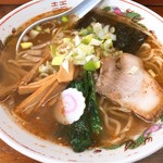 喜八 - しおラーメン(中辛)(650円)