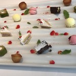 AMOUR - 余韻、ミニチュアケーキ