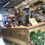 コーヒースタンド moi - おしゃれな店内は開放感があり気持ちいい♡