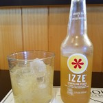 ダグズ・バーガー - IZZEのピーチ