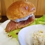 ダグズ・バーガー - ダグズ・ツナステーキバーガー