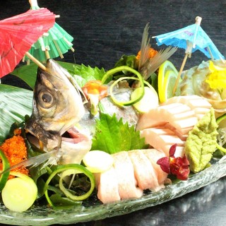 市場直送の新鮮な海の幸や旬のもの！季節の野菜も用意