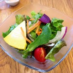 ナチュラルキッチン SAL - 変わった野菜たっぷりのサラダ
