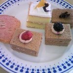 Howaie - バイキングのケーキ。決してサンドイッチでは、ありません