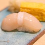 赤坂 すし 秀 - ミニ丼+握り5貫 1080円 の帆立