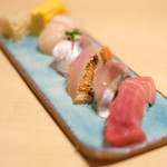 赤坂 すし 秀 - ミニ丼+握り5貫 1080円 の握り5貫