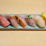 赤坂 すし 秀 - ミニ丼+握り5貫 1080円 の握り5貫