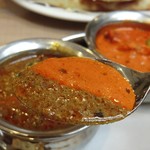 アナス ドーサ ビリヤニ - 南インドカレーとバターチキンカレーを一緒に食べる！