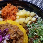 ホールスパイスカレー青藍 - カレー定食２種盛＋季節のポテサラ＋フレッシュパクチー